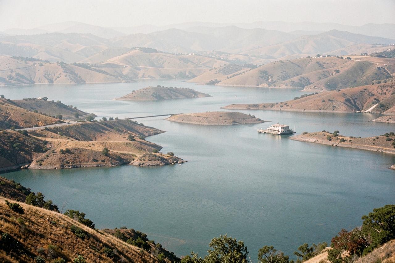Don Pedro Lake