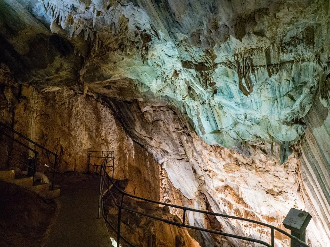 Mercer Caverns
