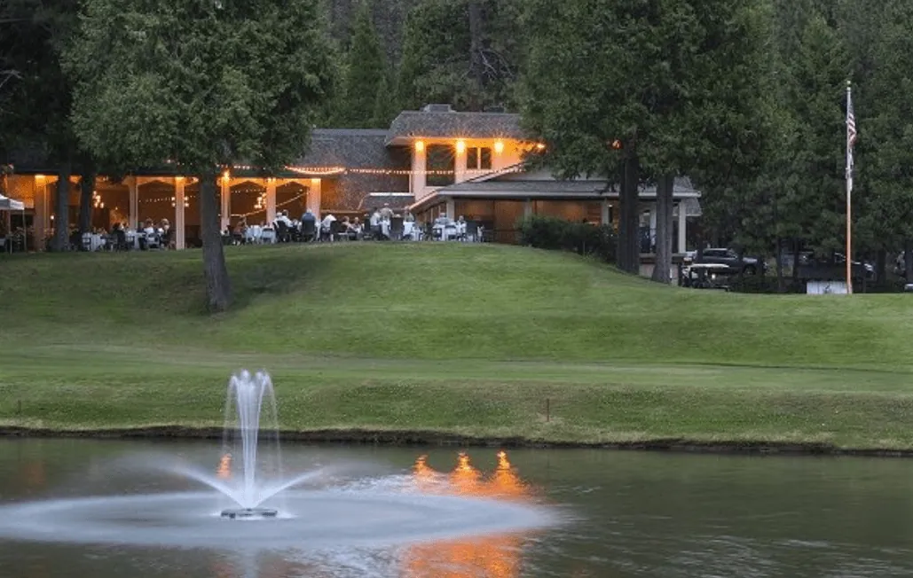 Sequoia Woods Country Club